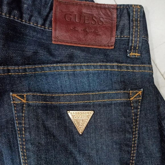 Guess - Picture 3 of 4